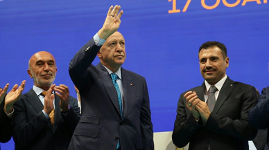 AK Parti Konya'da bayrak değişimi yaşandı. Angı görevi Özgökçen'e devretti