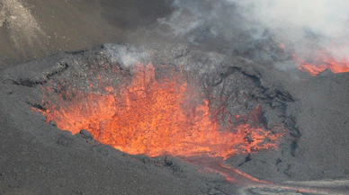 ABD’nin Hawaii adasındaki Kilauea Yanardağı lav püskürttü
