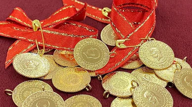 50 çeyrek altını olana zekat düşüyor. Parası olan vermekle yükümlü