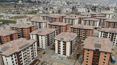 Kahramanmaraş depreminde bin 400 kişiye mezar olmuştu; Ebrar sitesinde yaşam yeniden çiçekleniyor
