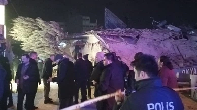 Konya'da çöken binaya AFAD ekipleri ulaştı. Enkazda 5 kişi var iddiası