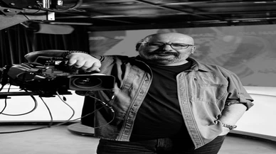 Seyirci, görünmeyen bir "ritim"le haberi izlerken, ekran arkasında neler yaşandığını asla bilemez