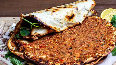 Konya'daki bu mekanda sınırsız lahmacun 200 TL. Büyük kampanya başladı