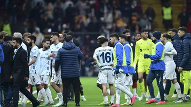 Adanaspor, Galatasaray karşısında sahada çekildi lig karıştı
