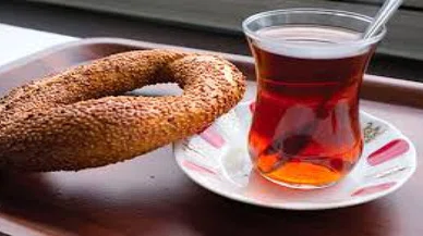 Çayın öyküsü tamam ama bu çay tabağının öyküsü de oldukça ilginç