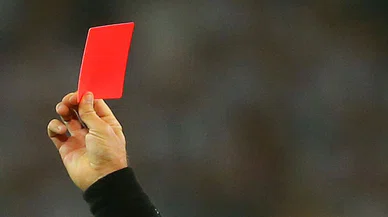 Amatör maçta oyuncu hakemi bıçakladı