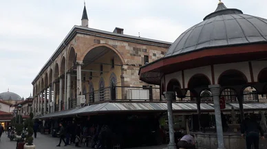 Konya'nın tarihi noktasında hem iftar hem de hatimli teravih var