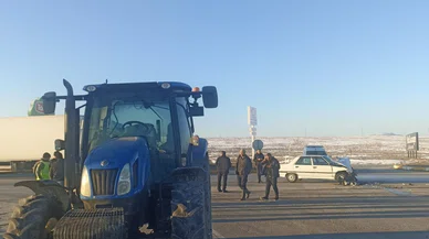 Konya'da korkutan trafik kazası: Traktör ile otomobil çarpıştı
