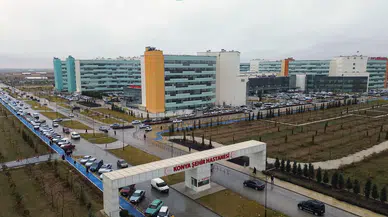 Konya'daki bu hastanenin otoparkına girenler bir daha çıkamıyor. Kantininde de fahiş fiyat var