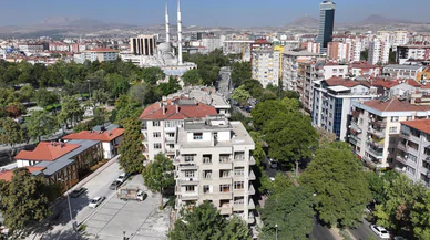 Uzmanlar, Konya'yı uyardı. Vatandaşlar çözümü binaları yıktırmakla buldu