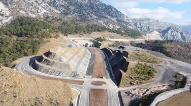 Konya'daki bu yolu milyonlarca sürücü kullanıyor. 4 dakikada mont çıkartılıyor