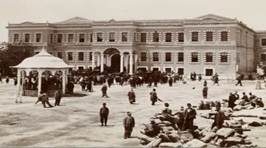 Milli mücadelenin ilk kadın mitingini Konyalı kadınlar Alaaddin Tepesi'nde gerçekleştirdi