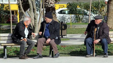 TÜİK verilerine göre Türkiye hem yaşlandı hem de yoksullaştı