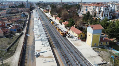 Konya'da Hızlı Tren bir mahalleyi ortadan ikiye böldü. Halk alt geçit istiyor