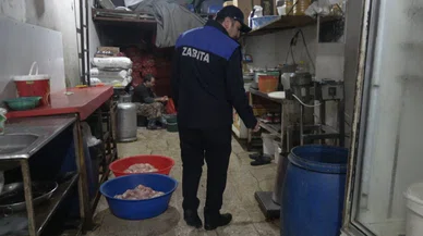 Gıda imalathanesinde korkunç görüntüler