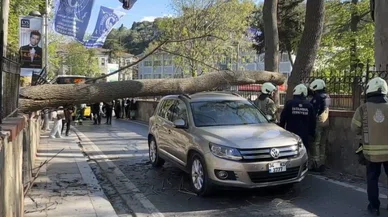 Bir felaket gibi; İstanbul'da şiddetli rüzgâr