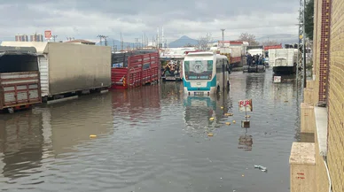 Konya yollar göle döndü. Vatandaşların imdadına tırlar yetişti