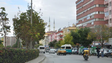 Konya'nın ulaşımını sağlayan ana arteri şebeke arızası nedeniyle tek şeride düşüyor: AKOM'dan kritik uyarı