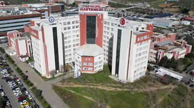 Üniversite hastanesinde skandal! Profesör ve sekreteri apar topar gözaltına alındı