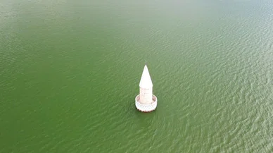 Baraj kapıları kapatıldı, bir köy sular altında kaldı