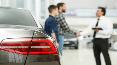 Galericiler ve rent a car işletmecileri kara kara düşünüyor. Araç kiralarına zam isteği