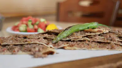 Konyalı gurmeden etliekmek tartışması. İnce uzun mu yoksa kısa geniş mi olur?