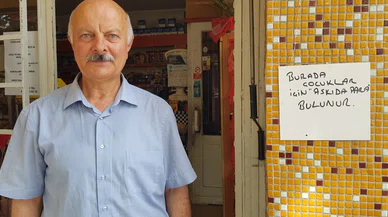 Marketin camına asılan yazı herkesi şaşırttı