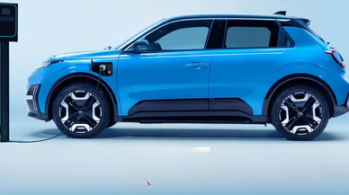 Uygun fiyatlı elektrikli hatchback Avrupa'da satışa sunuldu: Türkiye'ye Egea fiyatından gelirse şaşırmayın