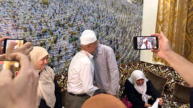 Türkiye'de küstüler, Mekke'de barıştılar: 25 sene küs kalan komşular hac yaparken karşılaştı