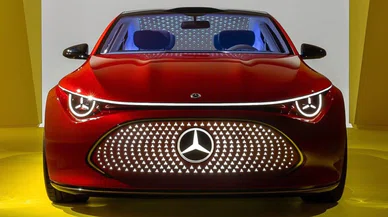 Alman otomobil devi kararını verdi: Lüks model otomobiller artık tamamen elektrikli olacak