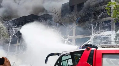 242 kişilik yolcu uçağı yerleşim yerine düştü