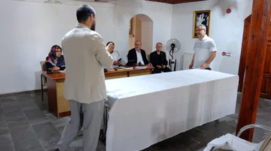 Konya'da işe girmek isteyenler cenaze yıkadı. Belediye Gassal alacak