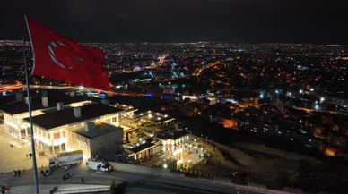 Konya'nın Akyokuş Tepesinde korkutan yangın. Çok sayıda ekip sevk edildi