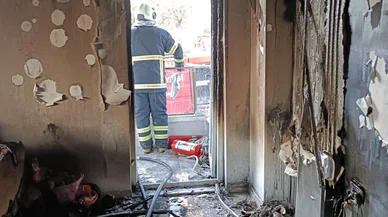 Şok oldular! Bomba gibi patladı, ev harabeye döndü