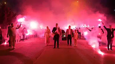 Konya'da kız isteyen şahıs mahalleyi değil ehliyetini yaktı. Gösterişin sonu kötü bitti