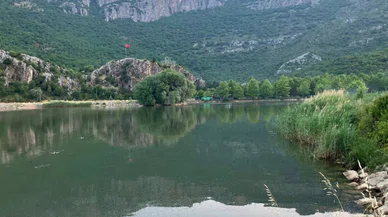 Konya’da çöl ortasındaki vahayı andıran güzellik. Kuğulu Park büyük ilgi görüyor