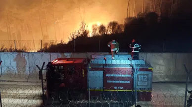 Suriye sınırında alevlerle mücadele gece de devam ediyor