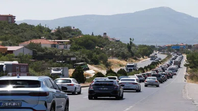 60 kilometrelik araç kuyruğu Aydın ile Muğla'yı birbirine bağladı
