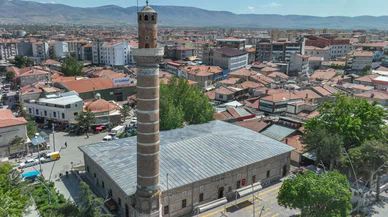 Konya’nın uzak ilçesi geri sayım istiyor. Işıklar sürücüleri yanıltıyor