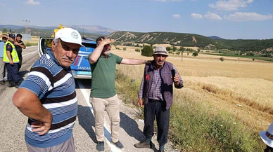 Konya'da hasat bereketi yangınla bölündü. Biçerdöver alevlere teslim oldu