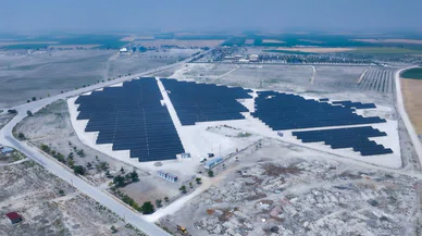 Konya'ya bir güneş tarlası daha yapıldı. Büyük proje enerji üretecek