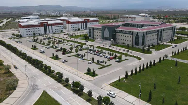 Aksaray Üniversitesi yeni döneme hazır. Okul sosyal donatılarla kaliteli eğitim veriyor