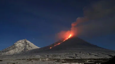 Rusya'da alarma geçti: 8.8'lik deprem sonrası Klyuchevskoy Yanardağı uyandı