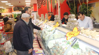 Konya'da çok sayıda şubesi olan market kampanya yaptı. Bir alana bir bedava