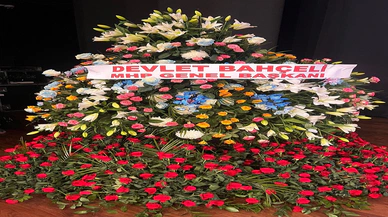 Bahçeli'den, AK Parti'ye özel çiçek