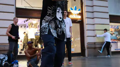 Yayalara hız sınırı geliyor: Kaldırımda koşmak artık yasak