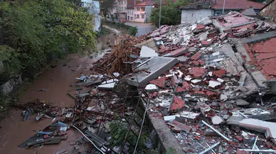 Marmara'da bir deprem daha! Balıkesir'in Sındırgı ilçesi yine sallandı, çevre illerden hissedildi