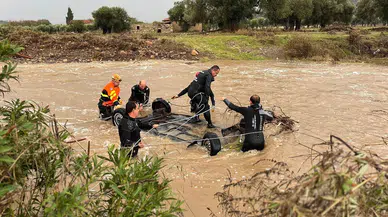 İzmir'i sel felaketi: Kızıyla telefonda görüşürken sele kapıldı