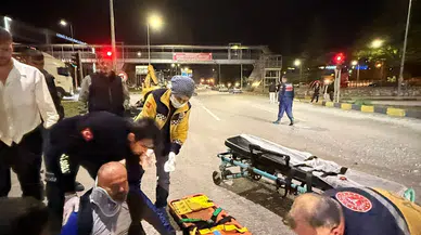 Kırmızı ışıkta bekleyen motosikletli ölümden döndü: İşte o anlar
