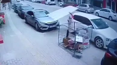 Çatı genç kadının üzerinden böyle uçtu
